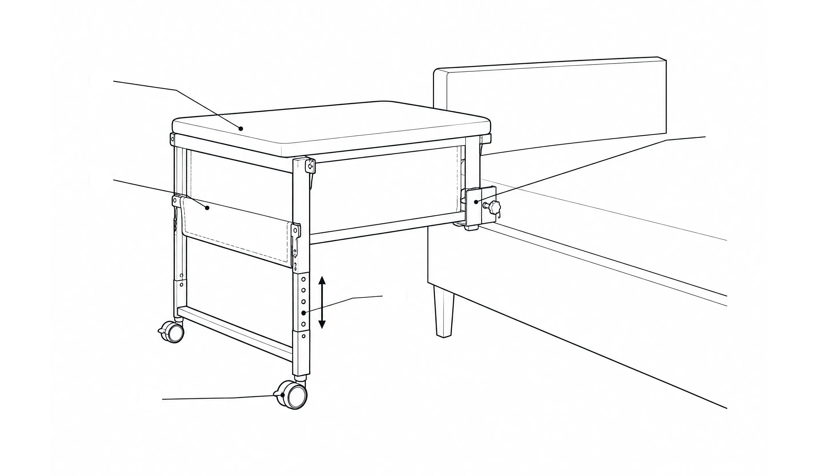 Stregtegning af en bedside crib set fra siden, skubbet op ad en voksenseng: madras, nedfældelig side, højdejustering, beslag til forældresengen og hjul, nummereret 1 til 5.